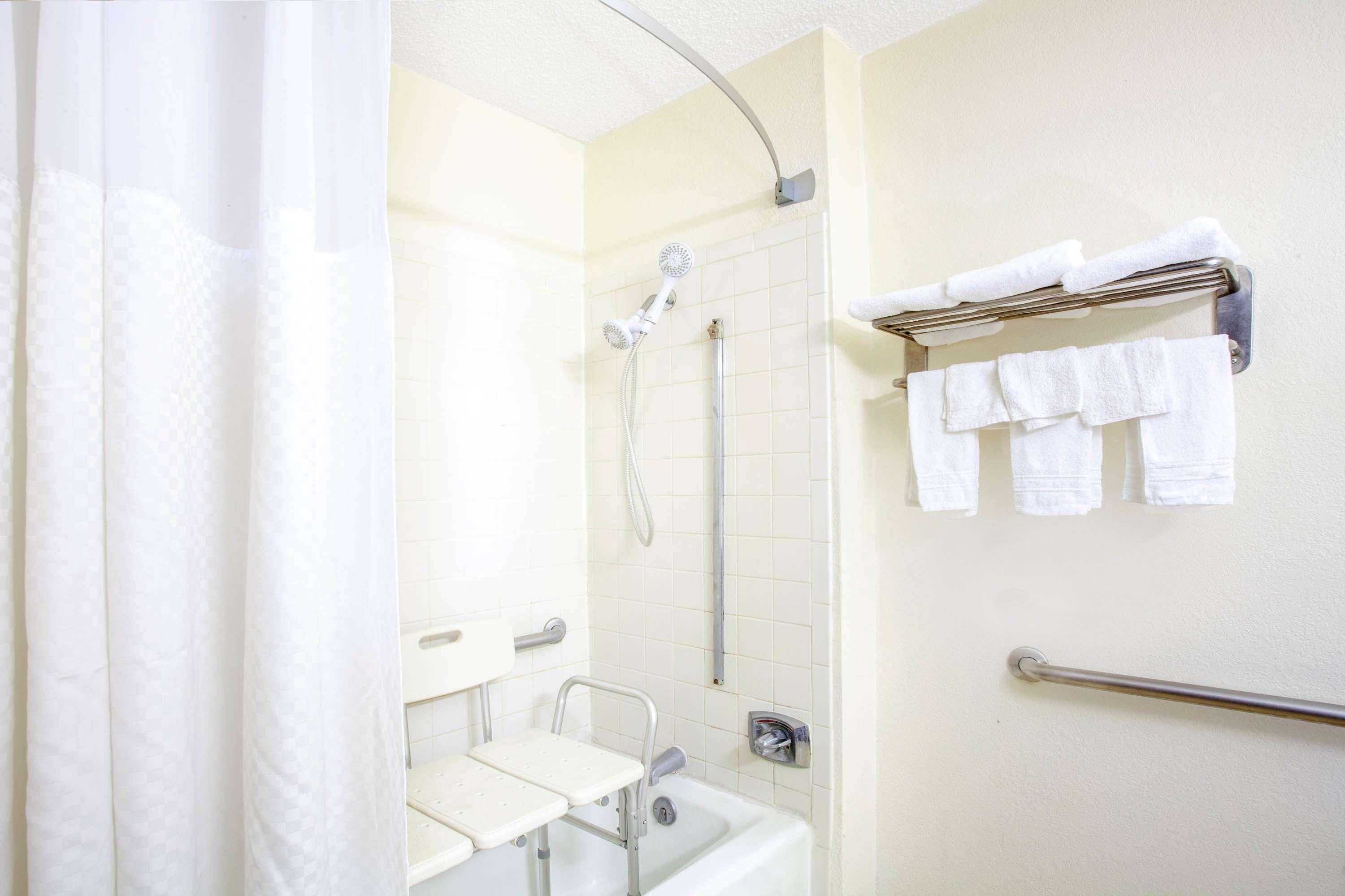 Super 8 By Wyndham Waycross Ga Motel Екстериор снимка