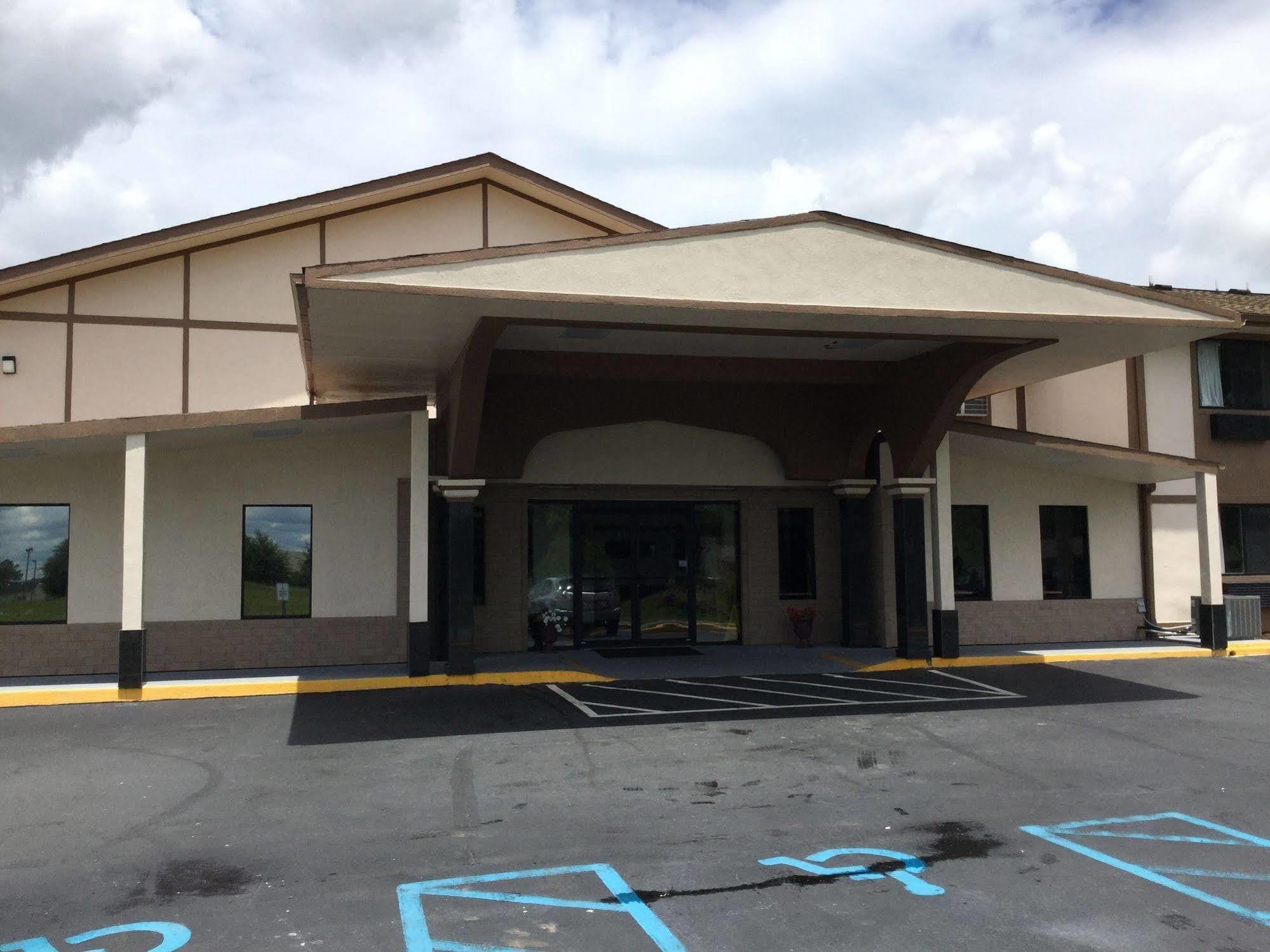 Super 8 By Wyndham Waycross Ga Motel Екстериор снимка