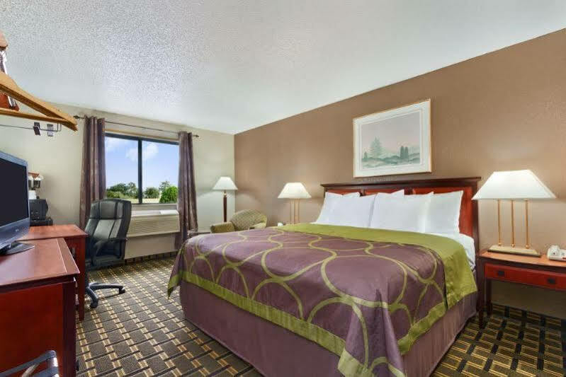 Super 8 By Wyndham Waycross Ga Motel Екстериор снимка
