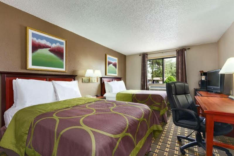 Super 8 By Wyndham Waycross Ga Motel Екстериор снимка